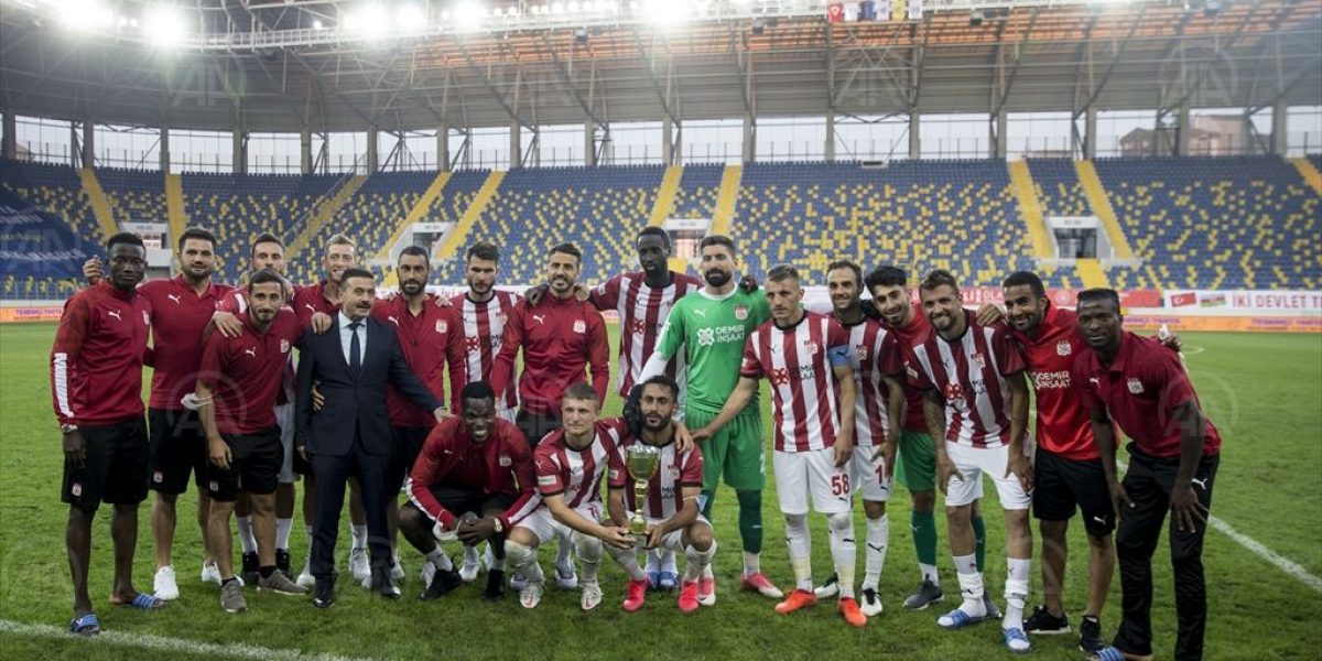 Demir Grup Sivasspor kupasını aldı