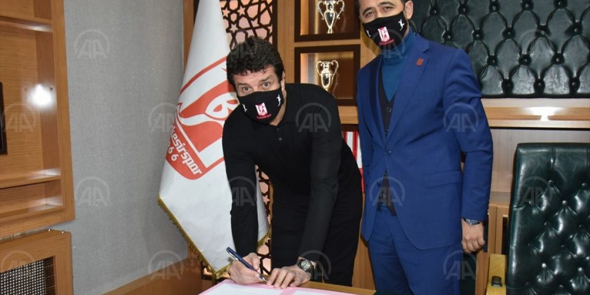 Aydeniz Et Balıkesirspor teknik direktör Cihat Arslan’la sözleşme imzaladı