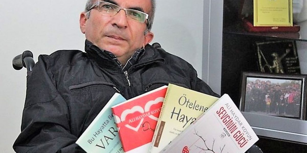 Fiziksel engeline rağmen hayata tutunmayı başaran; Malatyalı aktivist ve yazar Ali Haydar Koyun