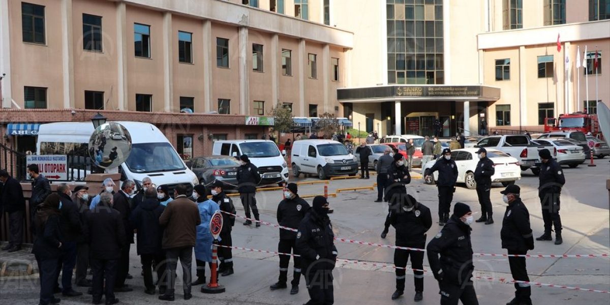 Gaziantep’te hastanenin yoğun bakım ünitesinde çıkan yangında 8 kişi hayatını kaybetti