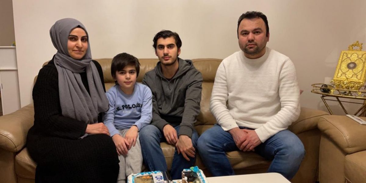 Muhammed Güner 18. yaşını ailesiyle kutladı