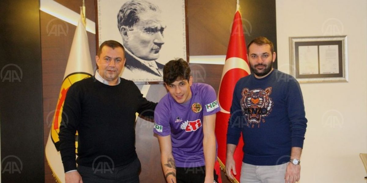 Eskişehirspor, kaleci Cengiz Alp Köseer ile sözleşme yeniledi