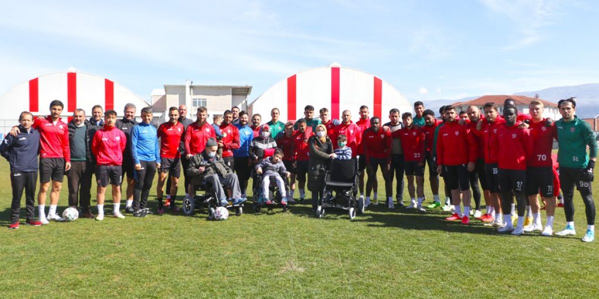 Boluspor’un başlattığı “Spor Kulüplerinden İyilik Zinciri” hareketi yayılıyor