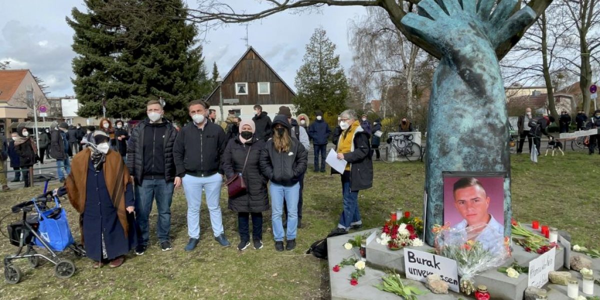 Berlin’de 9 yıl önce ırkçı cinayete kurban gittiği tahmin edilen Burak Bektaş anıldı