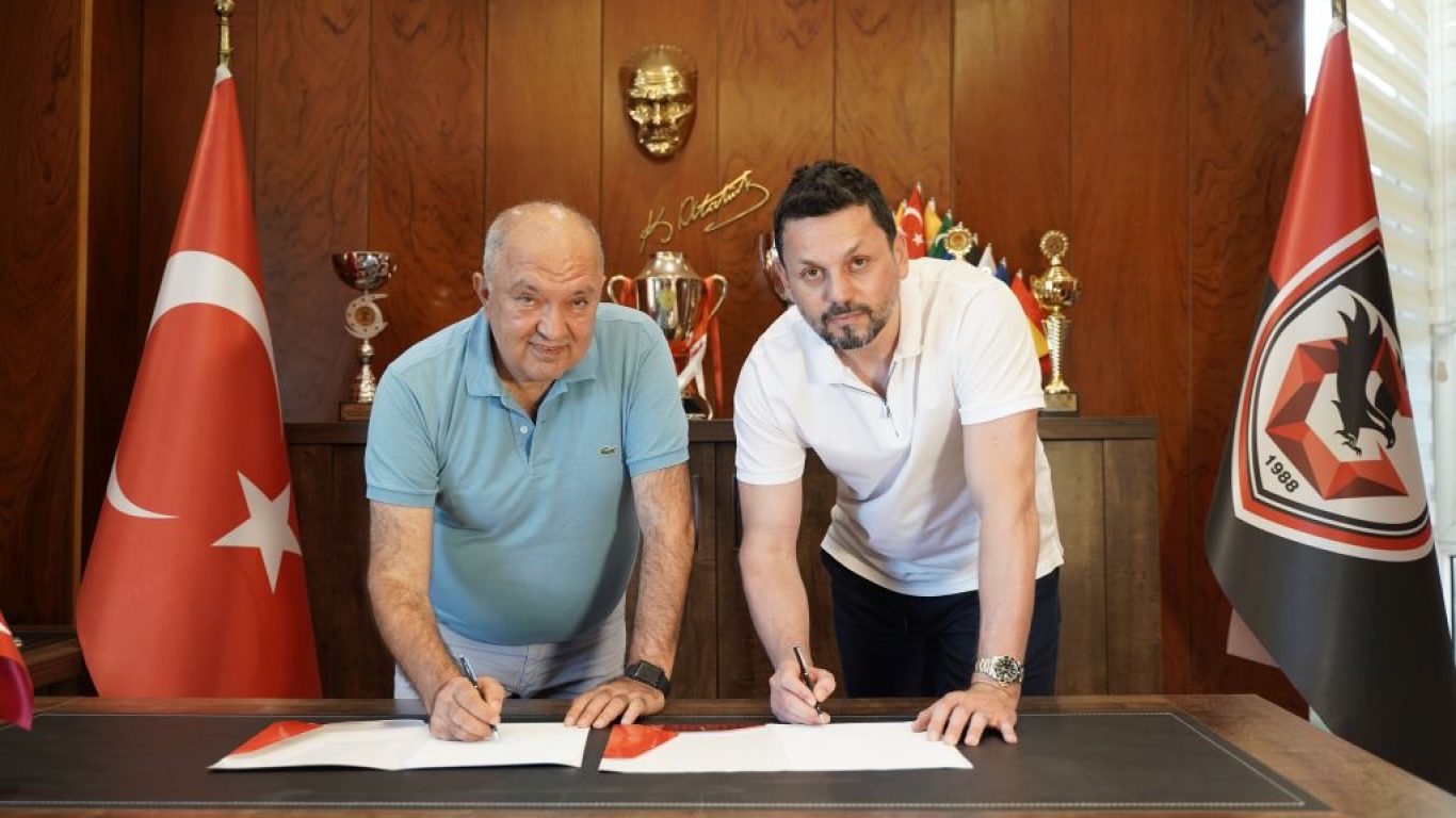 Gaziantep, teknik direktör Erol Bulut ile 3 yıllık sözleşme imzaladı
