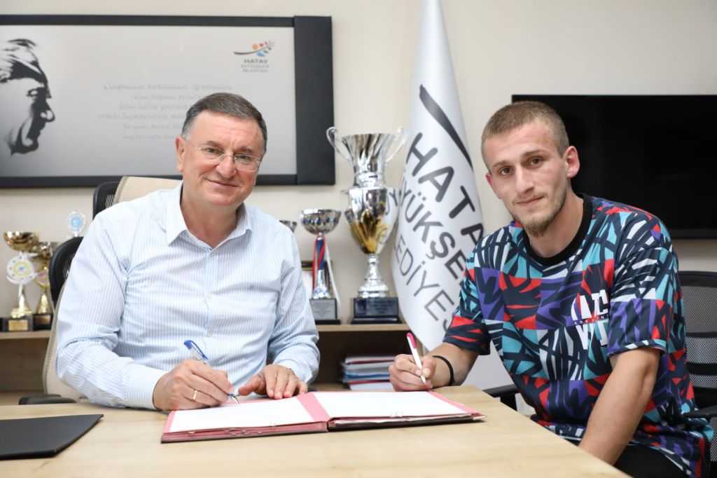 Hatayspor, Ofspor’lu Osman Şahin ile 5 yıllık sözleşme imzaladı