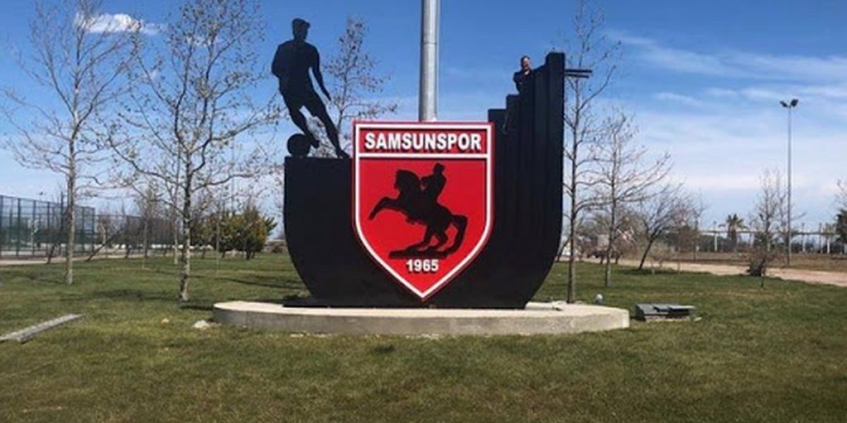 Samsunspor 4 futbolcu ile yollarını ayırdı