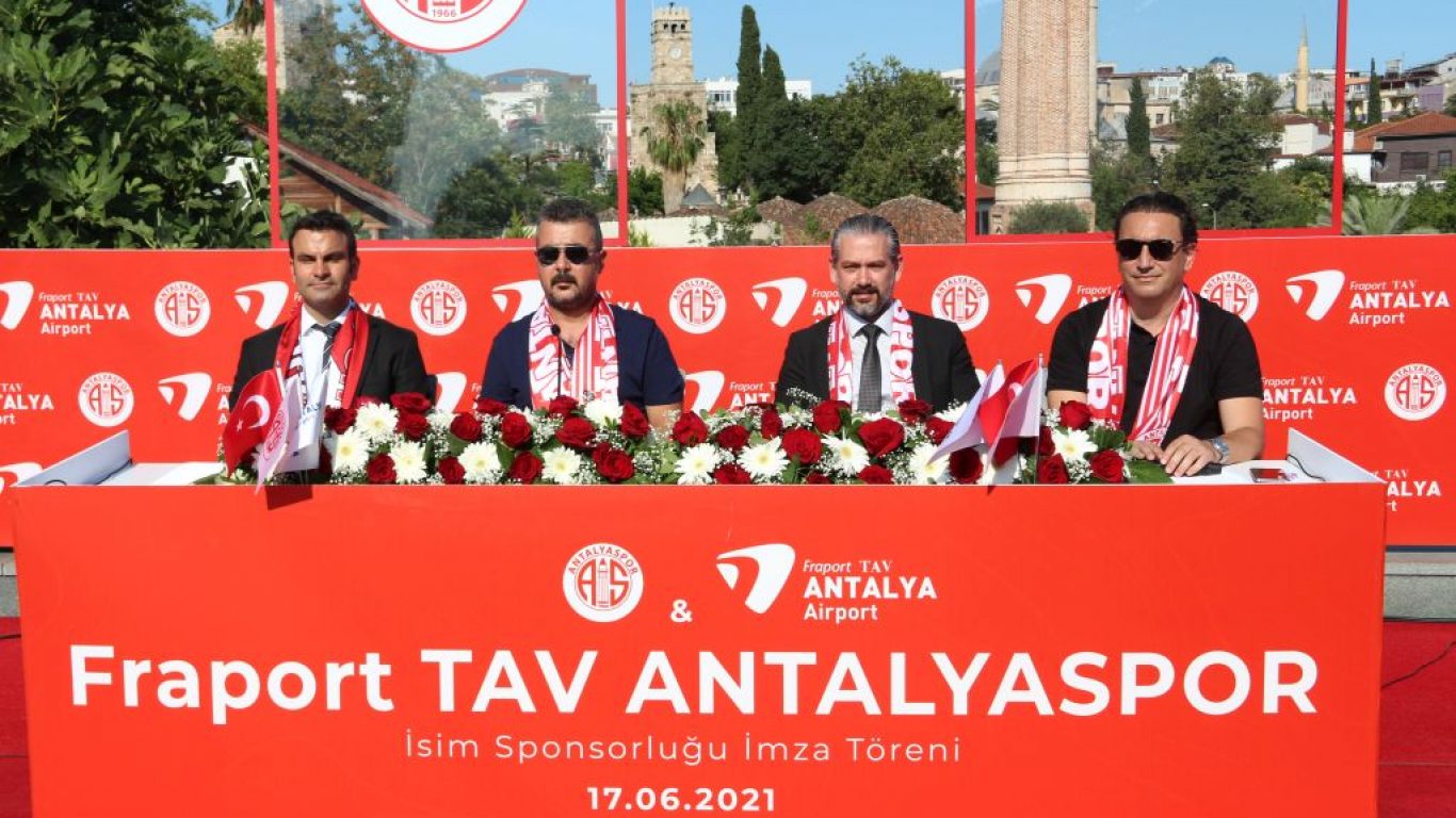 Antalyaspor ile Fraport TAV arasındaki isim sponsorluğu sözleşmesi uzatıldı