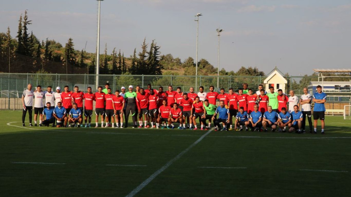 Süper Lig ekibi Gaziantep, yeni sezonun ilk antrenmanını yaptı