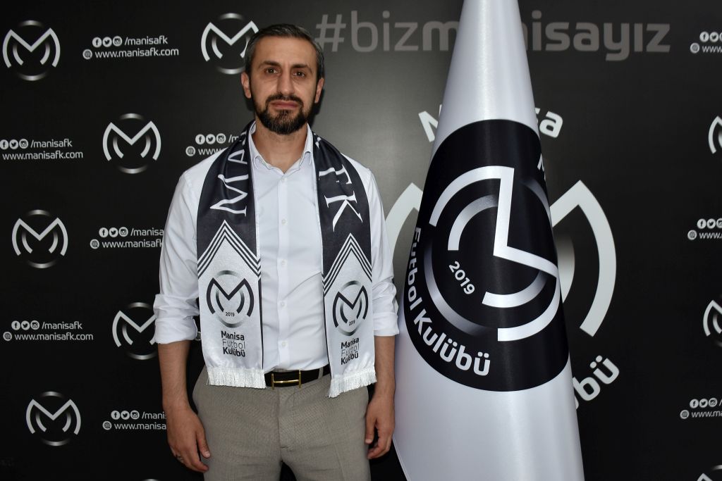 Manisa, teknik direktör Serkan Özbalta’nın sözleşmesini 2 yıl uzattı