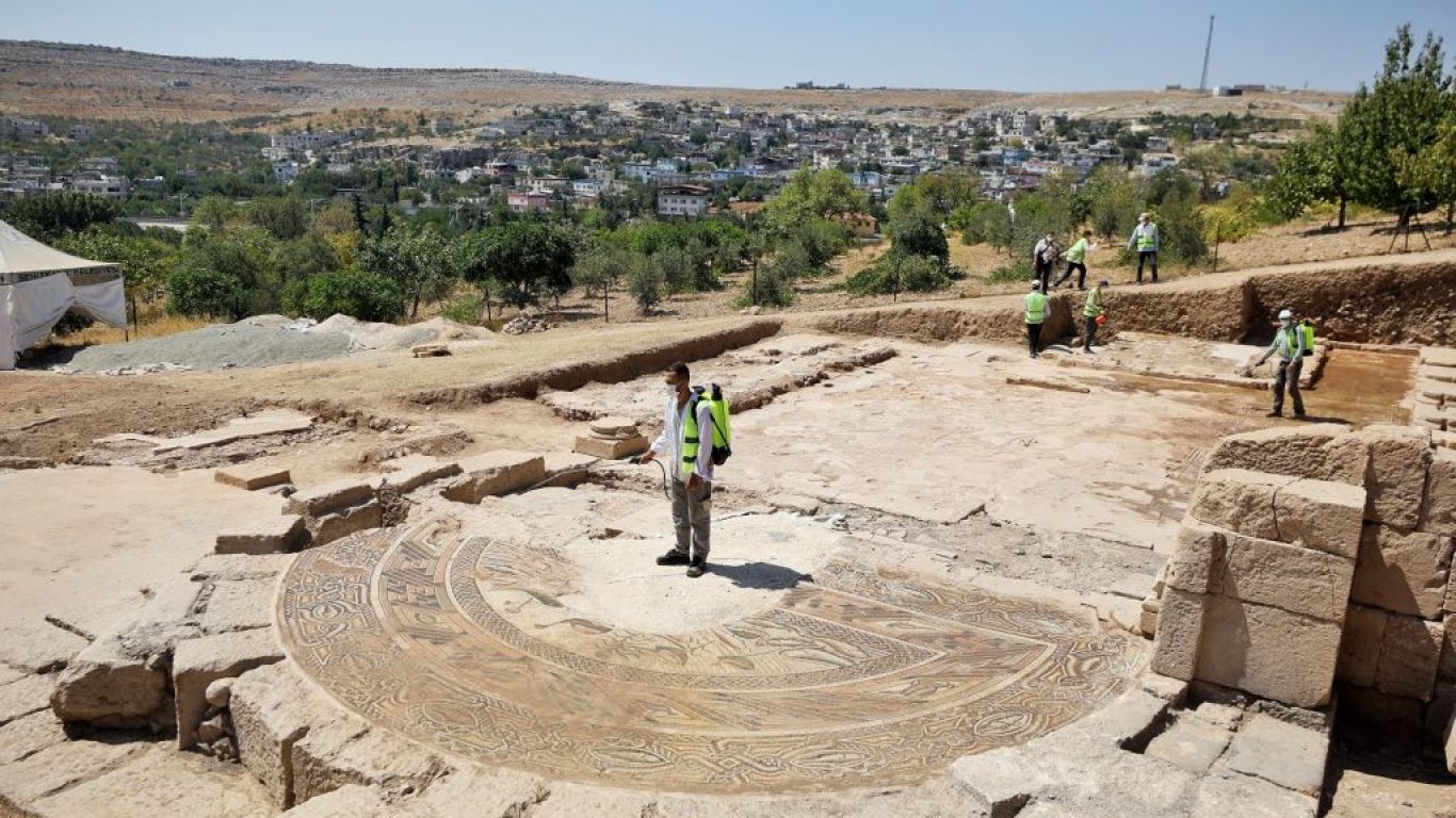 Antik kent Dülük'teki kazı çalışmaları devam ediyor