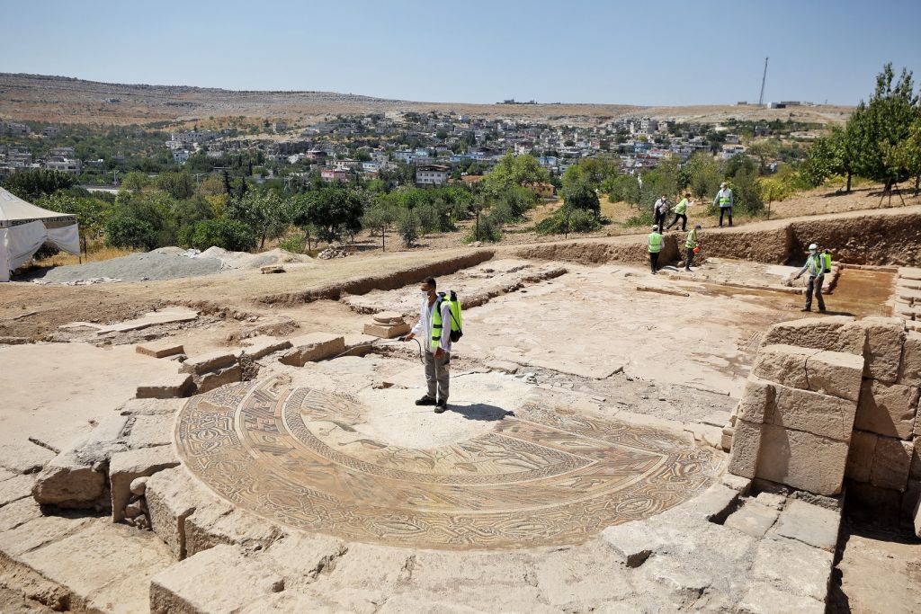 Antik kent Dülük’teki kazı çalışmaları devam ediyor
