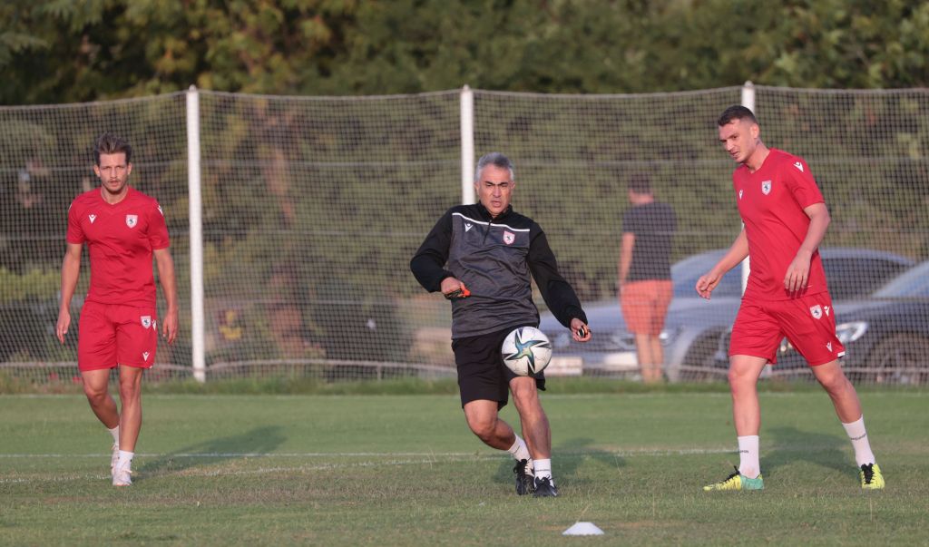 Samsunspor Teknik Direktörü Altıparmak: “Hangi takımla oynarsak oynayalım, biz kendi oyunumuzu oynarız”