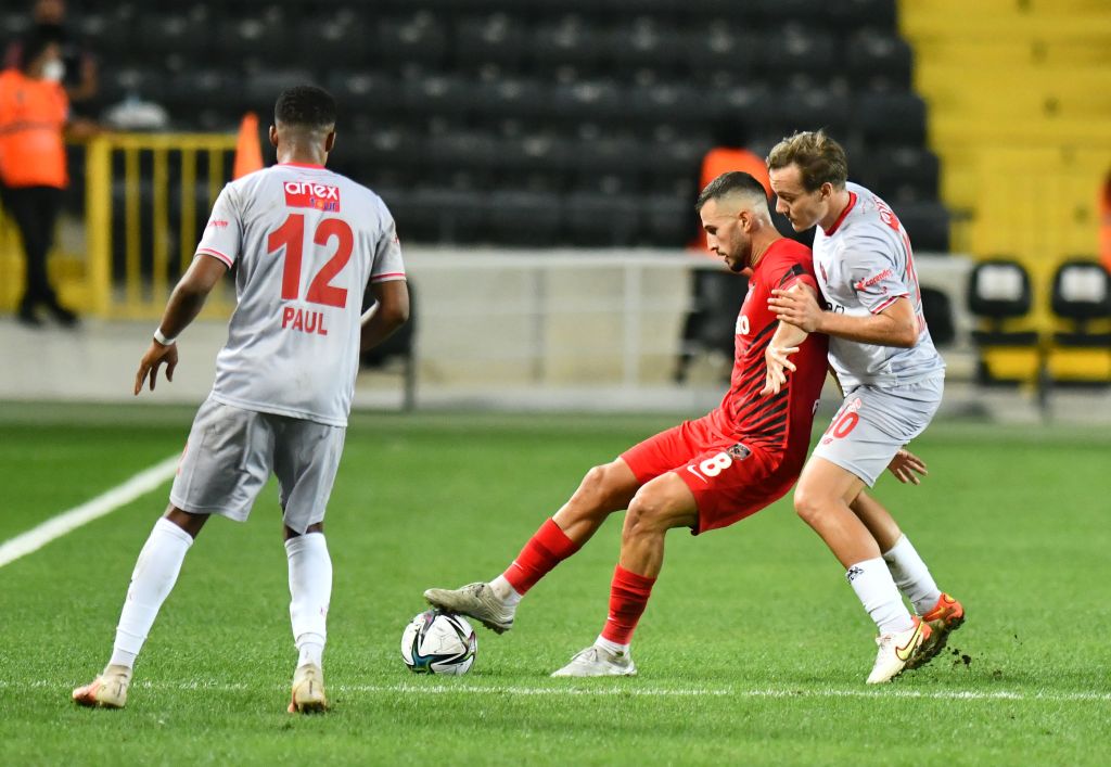 Gaziantep-Fraport TAV Antalyaspor Gaziantep, Antalyaspor”a karşı üç puanla tanıştı