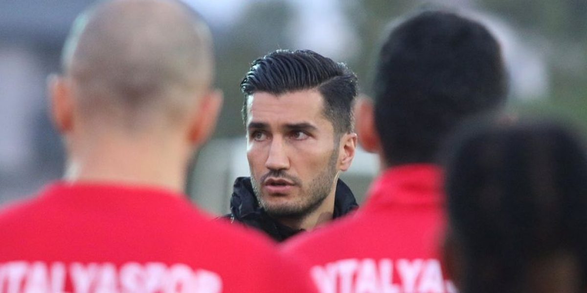 Antalyaspor Futbol Sorumlusu Nuri Şahin, aktif futbol yaşantısını sonlandırdığını açıkladı: