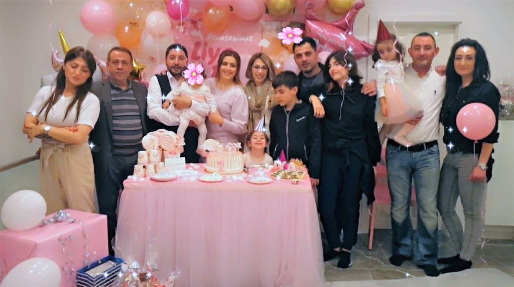 LiYA BEBEK SEVDiKLERİYLE BİRLİKTE YENİ YAŞINA GİRDİ!