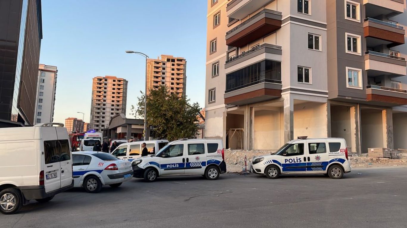 Gaziantep'te çalıştığı binanın 12. katından düşen işçi öldü