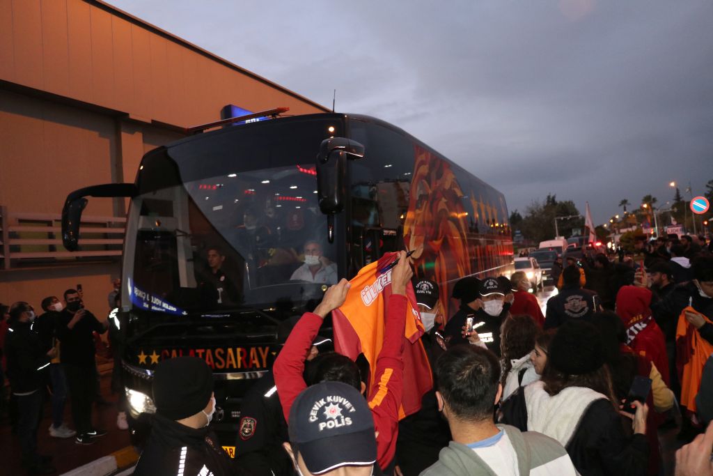 Galatasaray kafilesi, Adana’ya geldi