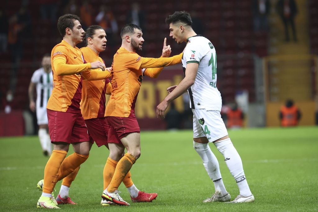 Galatasaray Futbol Takımı’nda 3 Kovid-19 vakası