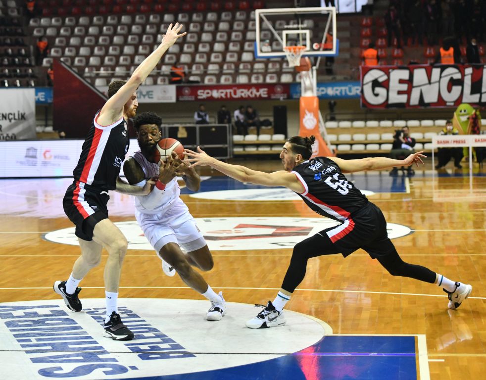 Gaziantep Basketbol: 82 – Beşiktaş Icrypex: 77