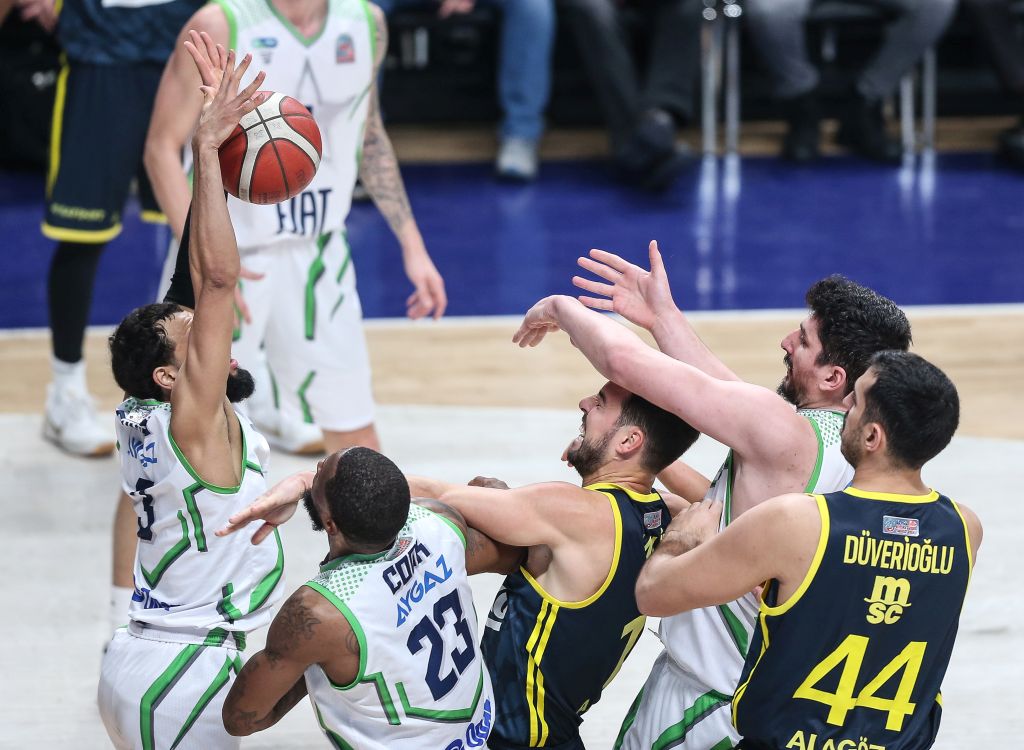 Fenerbahçe Beko, yarı finale yükselerek Galatasaray Nef ile eşleşti