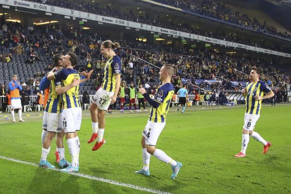 Fenerbahçe, üst üste 2. galibiyetini elde etti