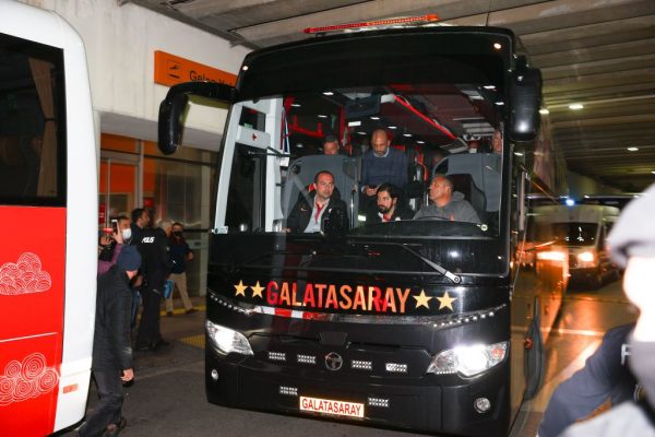 Galatasaray, İzmir’e geldi