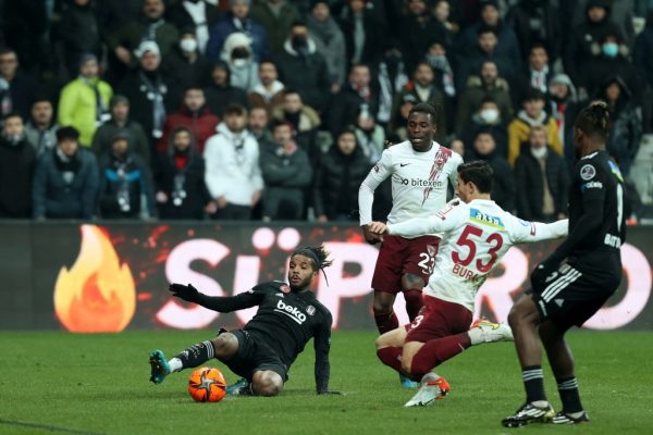 Beşiktaş üst üste üçüncü kez puan kaybetti
