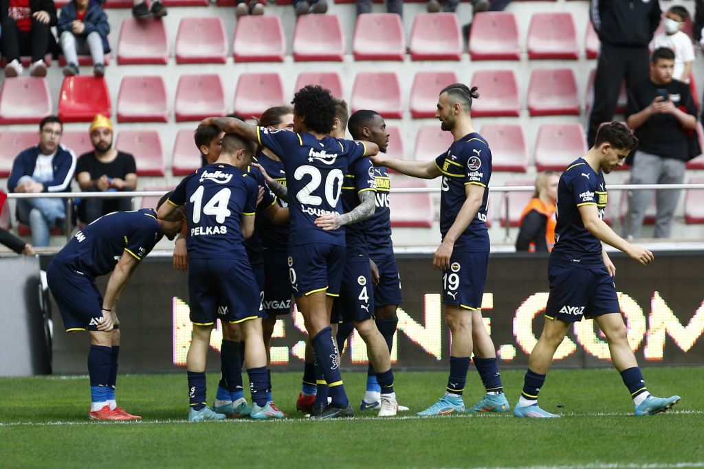 Fenerbahçe, Kayserispor’u 4 golle geçti