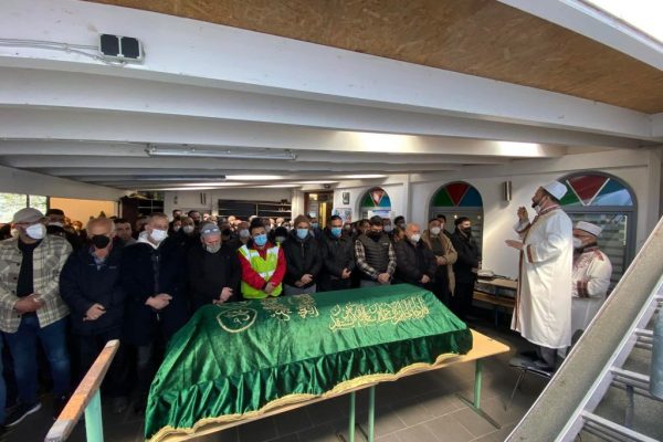 54 yaşında kalp krizine yenildi