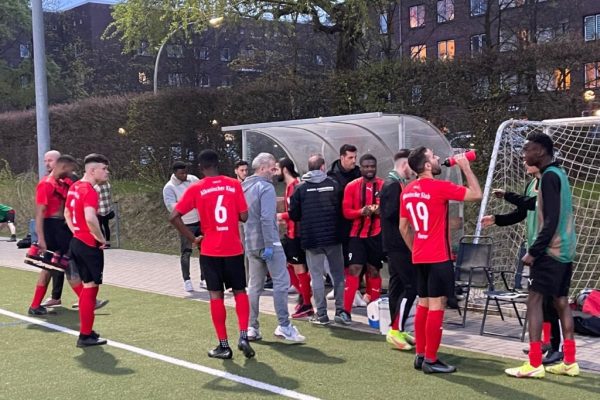 Maç oynanırken oruçlarını açtılar