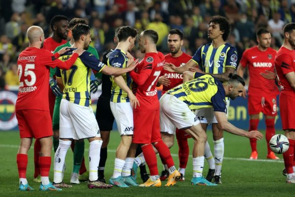 Fenerbahçe galibiyet serisini sürdürdü