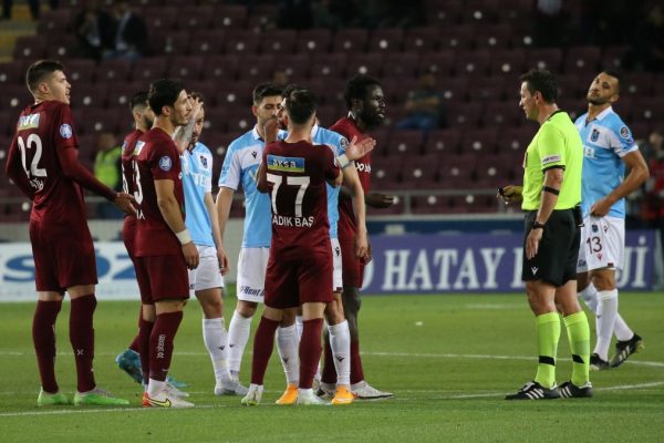 Şampiyon Trabzonspor, Hatayspor’la berabere kaldı