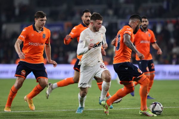Başakşehir-Galatasaray maçından gol sesi çıkmadı