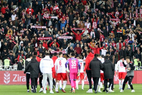 Alanyaspor’u eleyen Sivasspor kupa finalinde Kayserispor’un rakibi oldu
