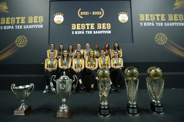 Şampiyon VakıfBank, medyayla buluştu