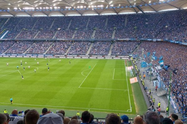 Hertha Berlin, Bundesliga’da kaldı