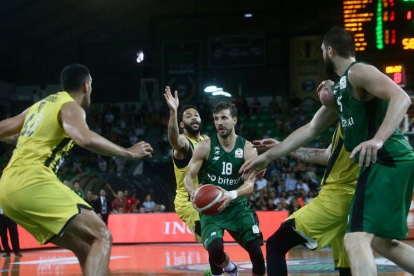 Sarı-lacivertli ekip, yarı final serisinde 2-1 öne geçti