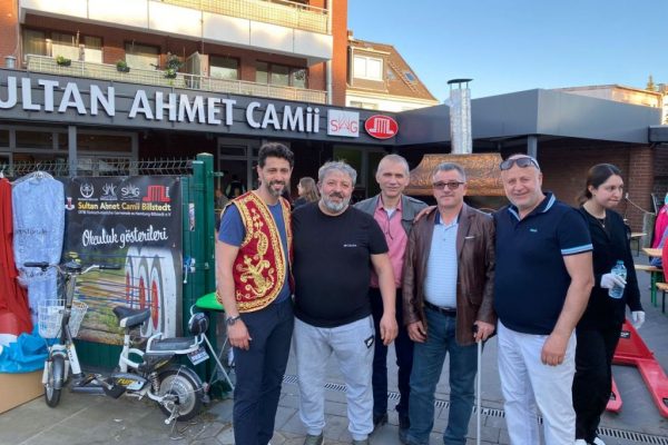 Sultan Ahmet Camii”deki kermese yoğun ilgi