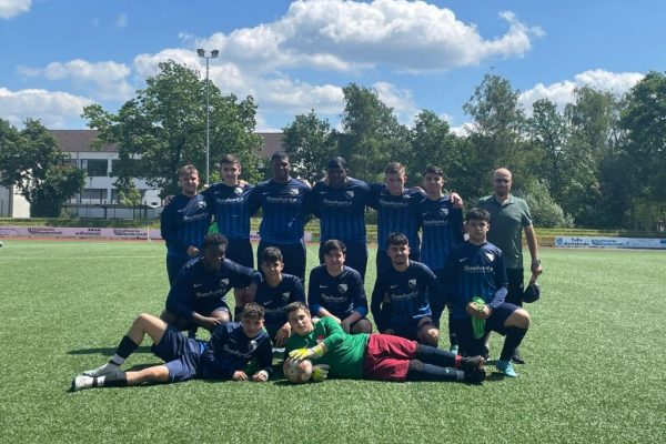 Gençler zirveyi erteledi