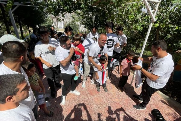 Şanlıurfa’da dezavantajlı çocuklara Beşiktaş forması dağıtıldı