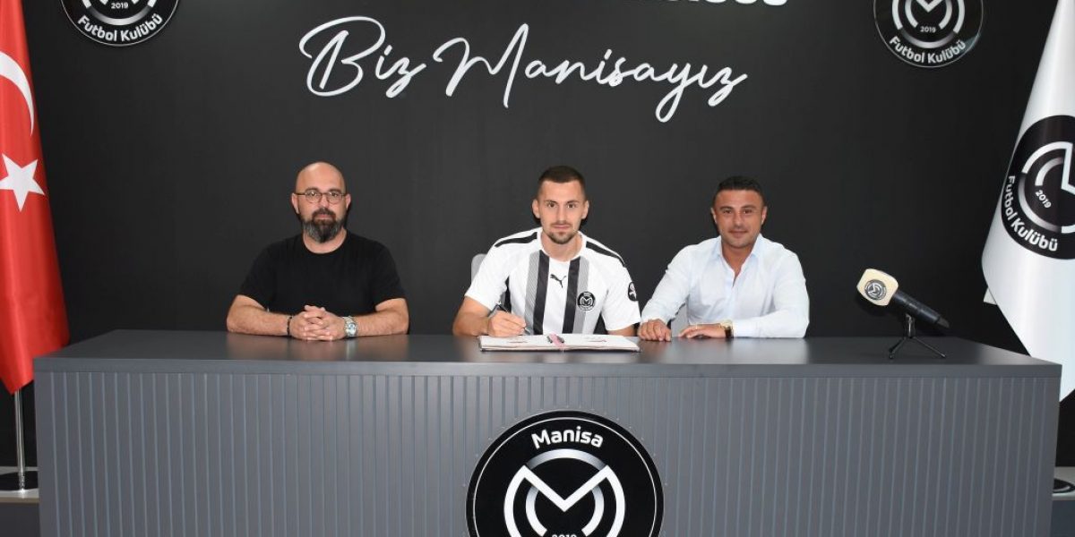 Manisa FK, orta saha oyuncusu Burak Altıparmak’ı transfer etti