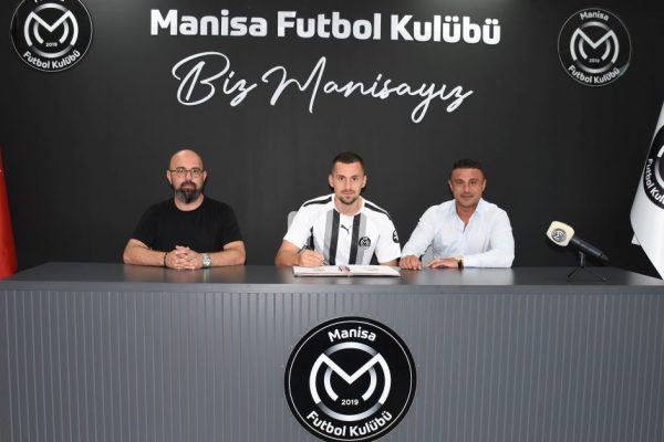 Manisa FK, orta saha oyuncusu Burak Altıparmak’ı transfer etti