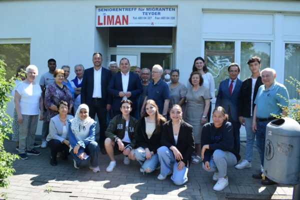 Ralf Neubauer ve Hamburg Eyalet Parlamentosu Milletvekili Barış Öneş Liman derneğini ziyaret etti