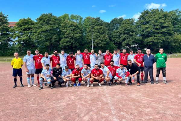 Şimşekler ter attı