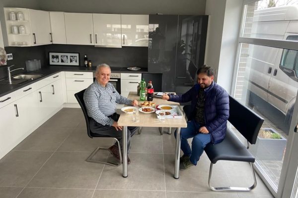 Duran Coşkun: Hayırlı bayramlar dileğiyle.