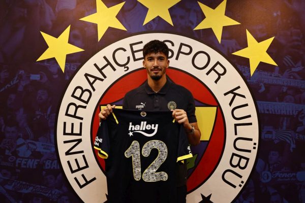 Fenerbahçe’den taraftar fotoğraflarını futbolcu formalarıyla buluşturacak proje