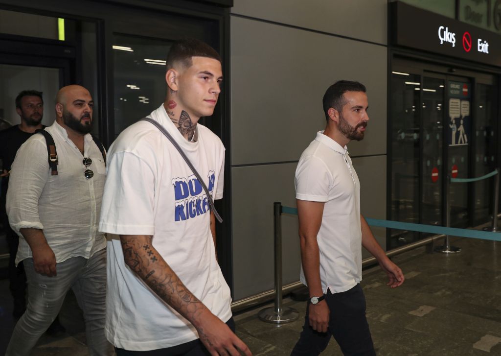 Fenerbahçe’nin prensip anlaşmasına vardığı Tiago Çukur, İstanbul’a geldi