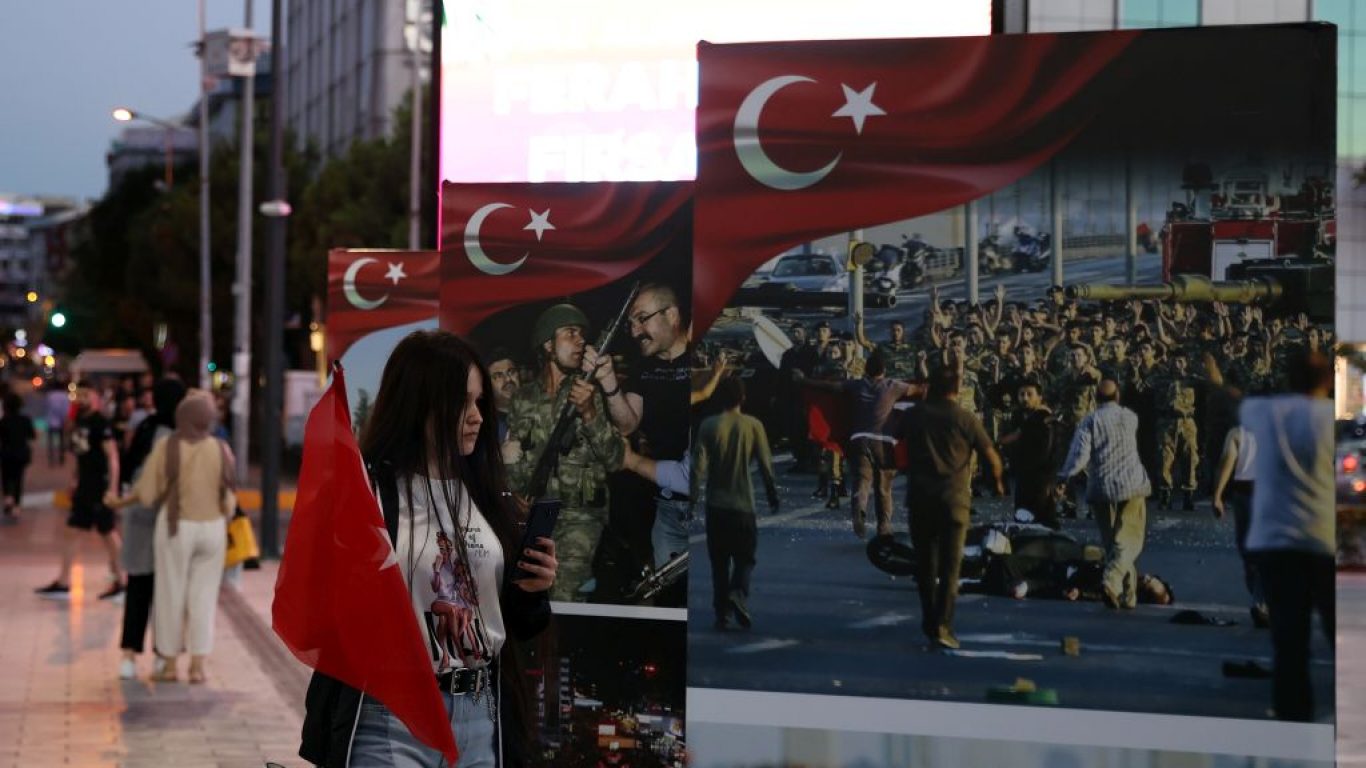 Bağcılar'da 15 Temmuz Demokrasi ve Milli İrade Günü etkinlikleri başladı