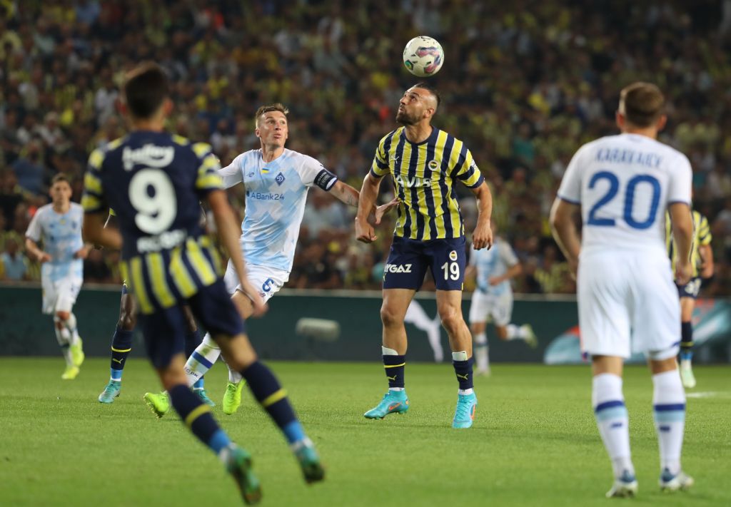 10 kişilik Fenerbahçe, tur biletini uzatmalarda Dinamo Kiev’e kaptırdı